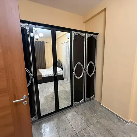 Apartment Dea's In Center Of Velipojë